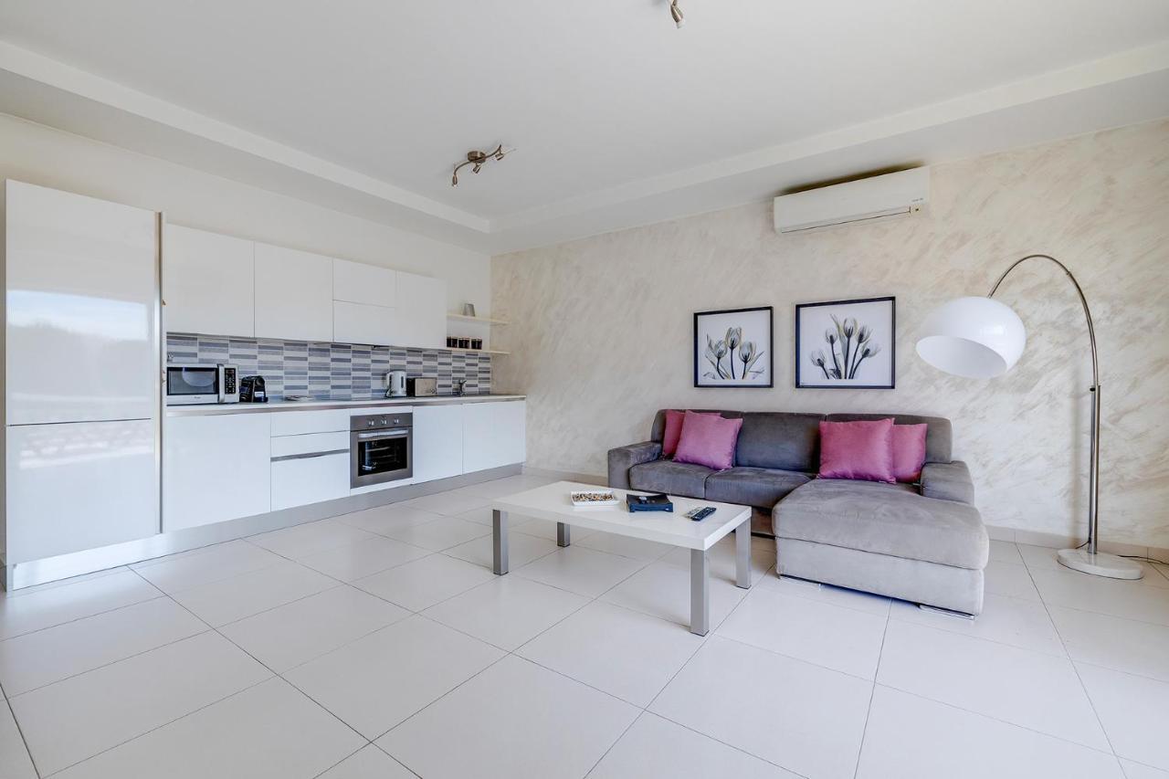 Modern Apartment Steps From Balluta Bay Sliema Eksteriør billede